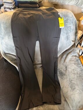 *NWT* Wink Black Women’s Stretch Cargo Flare Pants - Sz. Medium